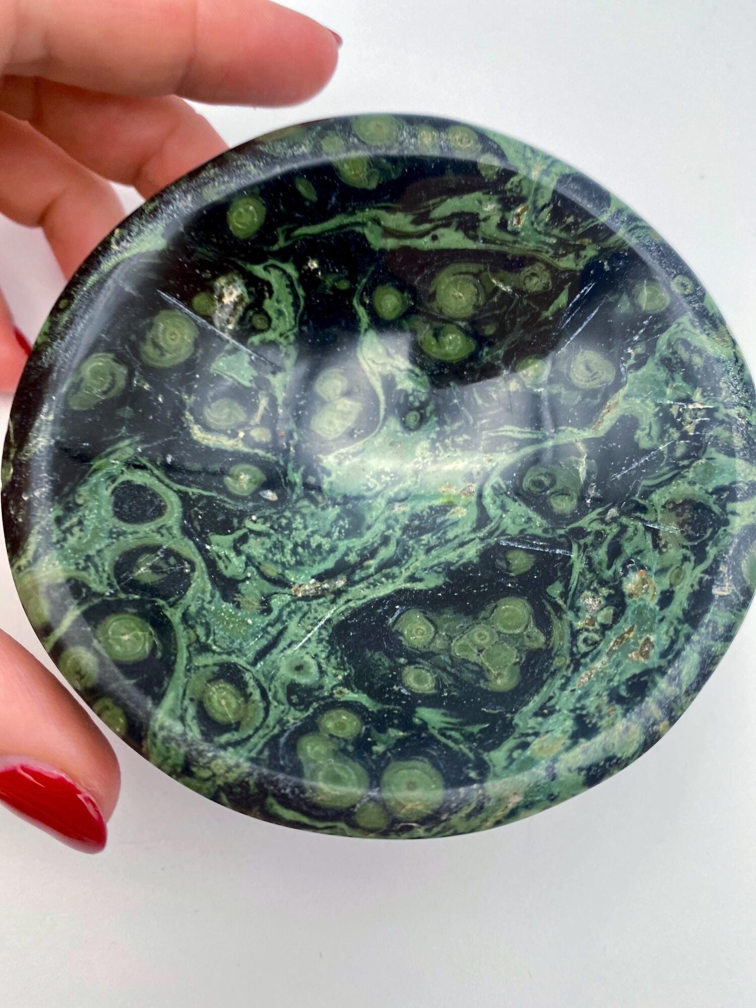 Ciotola di diaspro kambaba levigata a mano di LIÉNA CRYSTALS